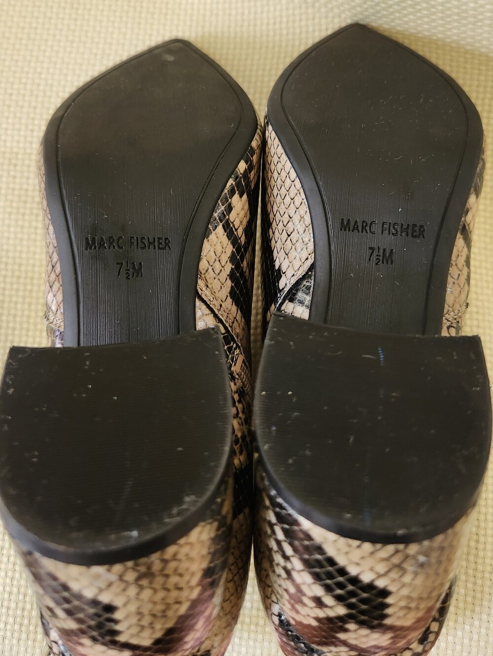 Marc Fisher Python Snakeskin Ankle Booties Pointed Toe Block Heel SideZip Sz 7.5 - Picture 12 of 16